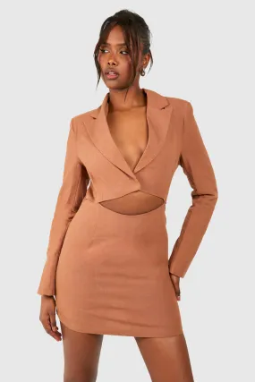 Robe blazer en lin à découpes
